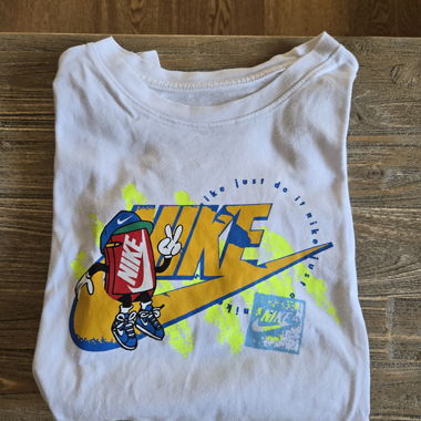 White Nike T-shirt XL kids 158-170