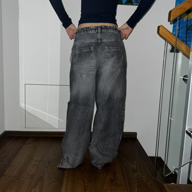 Cool baggy jeans 