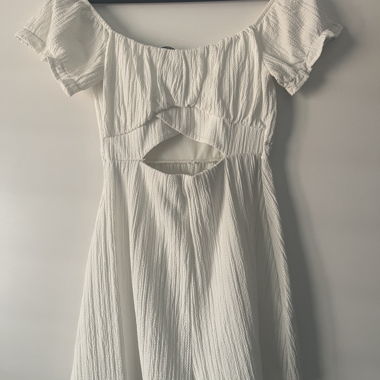 Ultima occasione: Tuta bianca off-shoulder