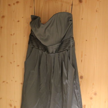Schulterfreies Kleid