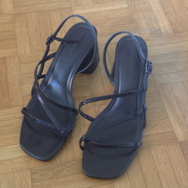 Brown Sandals - Stradivarius