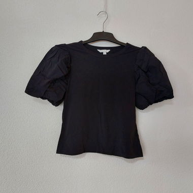 Top with puff sleeves