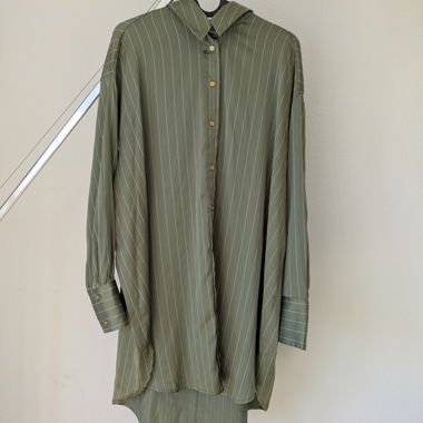 Chemise longue rayée kaki Zara