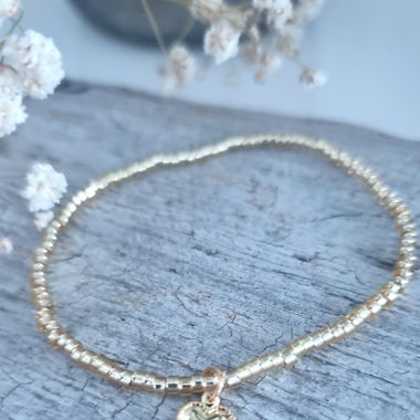 Zartes Gold Armband mit Herzli