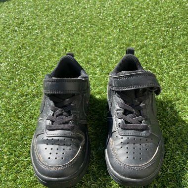 Basket basse Nike enfant T.28.5