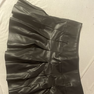 Fake leather skirt 