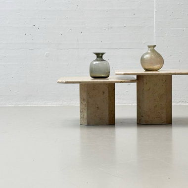 Set aus zwei Couchtischen aus Travertin, 1980er
