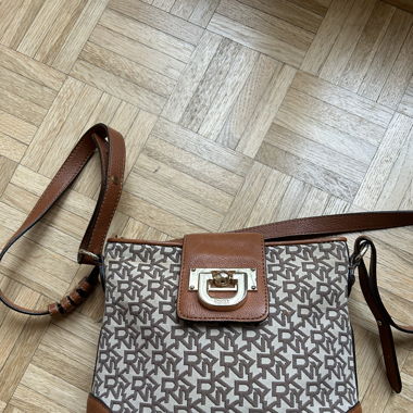 SAC DKNY