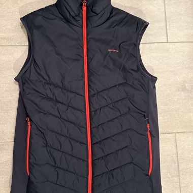Gilet sans manches Quechua noir et rouge