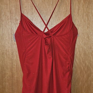 Robe à bretelles rouge pailletée Gr.38/40 neuve