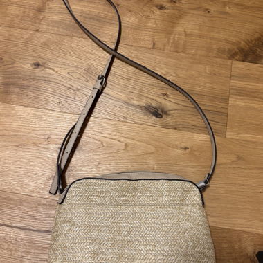 Small shoulder bag