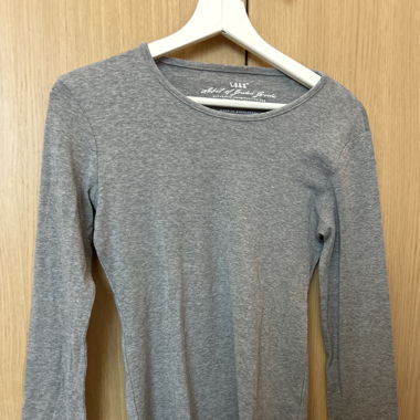 T-shirt gris manches longues 