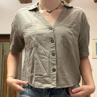 blusa verde/grigia