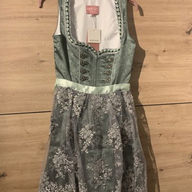 Krüger Dirndl 34 with Ketteli