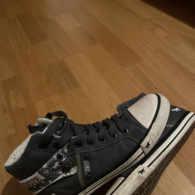 Mustang Sneaker