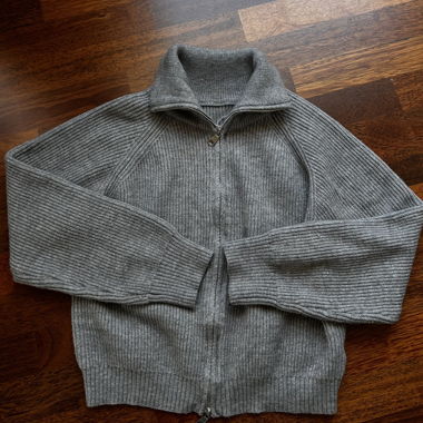 Niedliche Zipperjacke