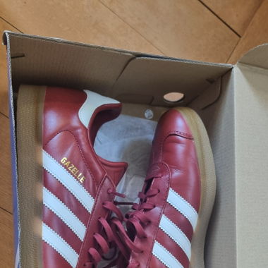 Adidas Gazelle Red, Leather, - Brand New with Original Packaging!