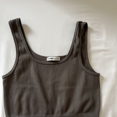 Crop top gris 