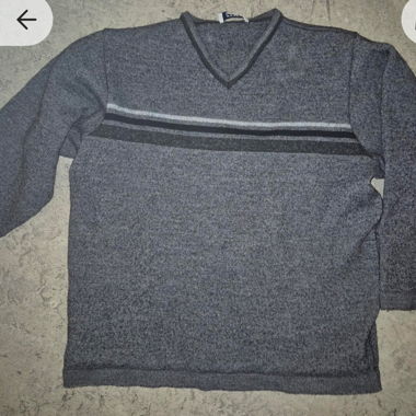 Pull gris col en V
