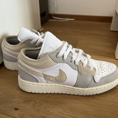 Air Jordan 1 Low Grau/Weiss/Beige