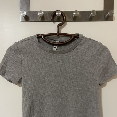 Basic grey shirt 