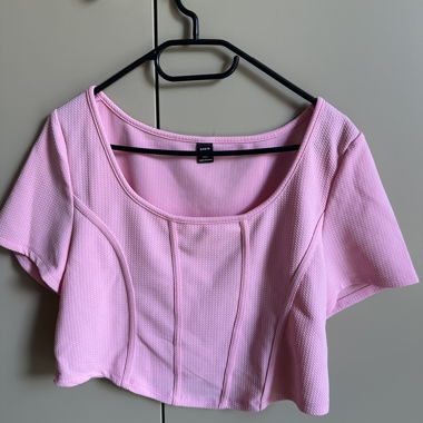 T-shirt/crop top
