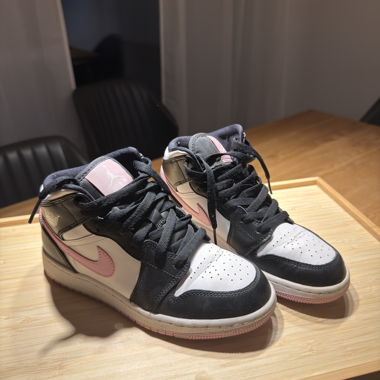 Air Jordan 1 Mid Arctic Pink Taglia 36