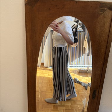 Loose fabric trousers