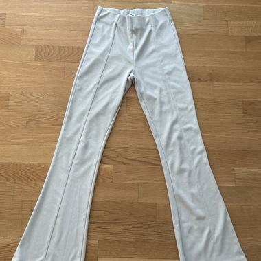 Elegantes Leggings Beige Schlaghose