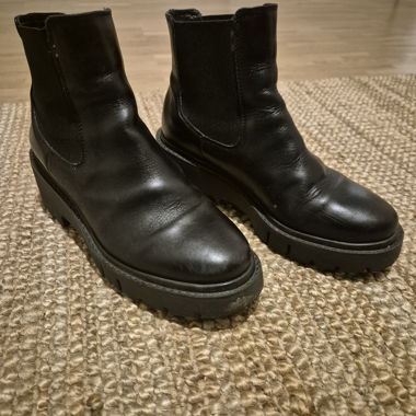 Boots Size 35