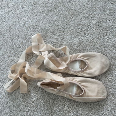 Balletschuhe mit geteilter Sohle & Band 