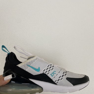 Nike Sneaker