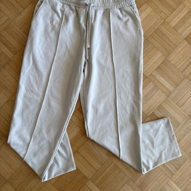 Beige Sweatpants mit Bundfalten