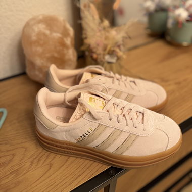 Baskets Adidas Gazelle rose