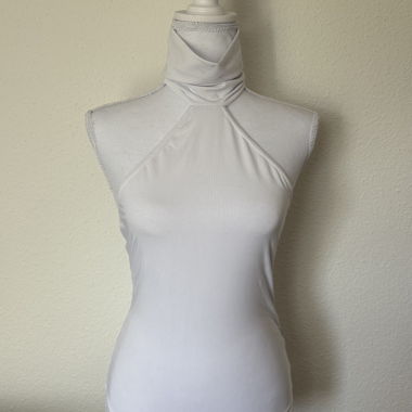 Body bianco PLT con scollo halter e schiena scoperta - M