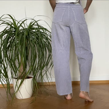 Corduroy lila pants. Zara