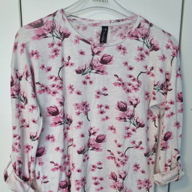 Leichter Blumen Pullover