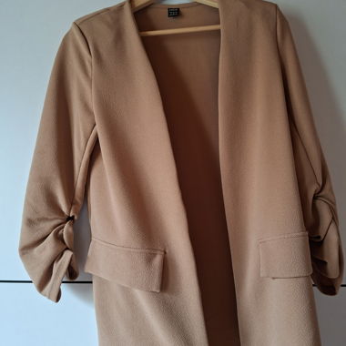 Beige long blazer with 3/4 sleeves