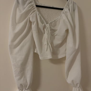 Top corto bianco a maniche lunghe