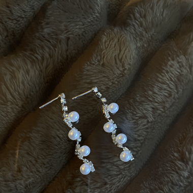 Little pearly Crystal Earrings