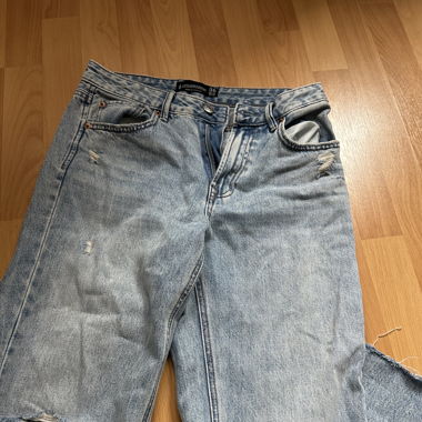 Pantalon troué 