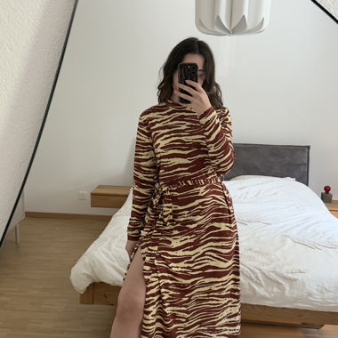 Langes Kleid mit Zebra-Muster