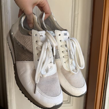 Sneakers Michael Kors bianche e argentate