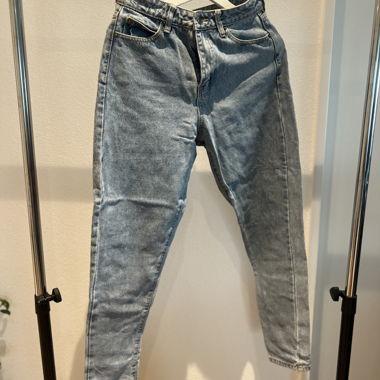Jeans vita alta di Fashion Nova