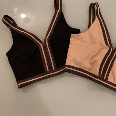 TWO CROP TOPS XS