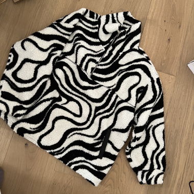 Zebra-pattern jumper