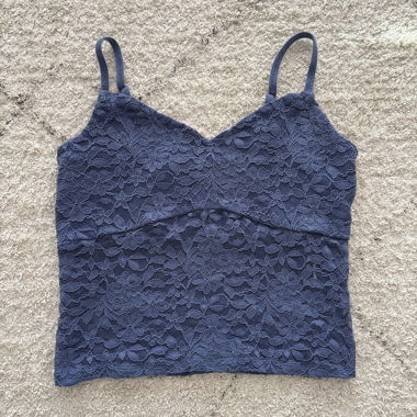 Haut en dentelle bleu