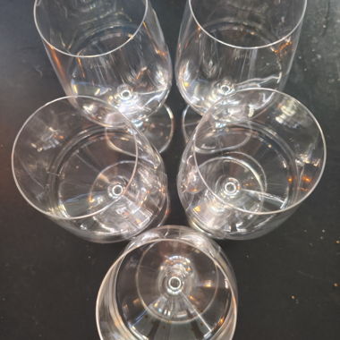 Set mit 5 Weingläsern
