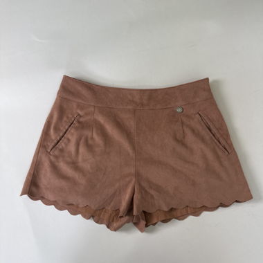 Shorts bruns à ourlet festonné