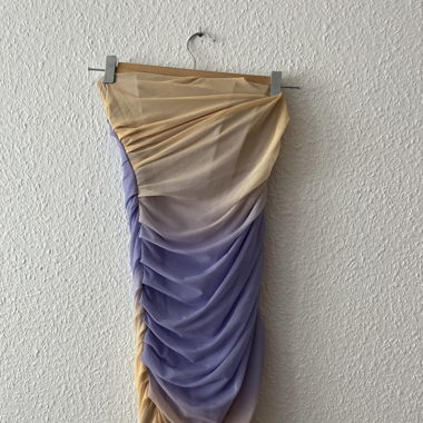 Robe en mesh jaune et violet - Zara 